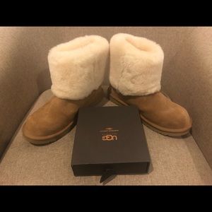 UGG Woman Boots with Sheepskin Care Kit